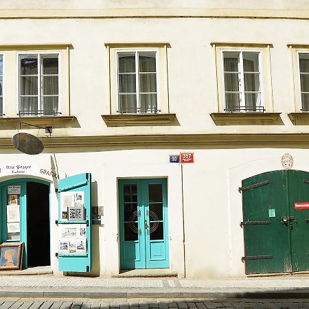 Historical Apartment Between Prague Castle And Charles Bridge Zewnętrze zdjęcie